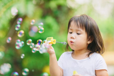 Cara Menstimulasi Motorik Oral Si Kecil