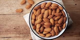 Kacang almond.