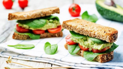 Daftar Sayuran & buah-buahan yang bisa menggantikan roti saat Diet