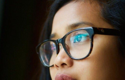 Penggunaan Kaca Mata dengan Filter Bisa Jadi Solusi Paparan Cahaya Biru
