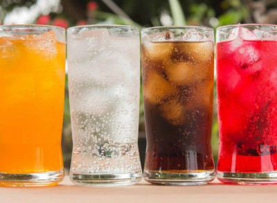 Kebiasaan Minum yang Bikin Cepat Proses Penuaan