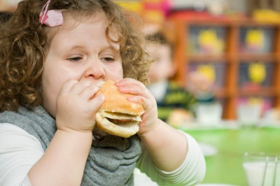 Pentingnya Peran Orang Tua Atasi Obesitas Pada Anak