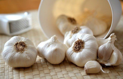 Awas, Terlalu Banyak Konsumsi Bawang Putih Sebabkan Masalah Ini!