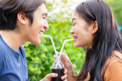 Cegah Kehamilan dengan Minum Soda Usai Bercinta, Benarkah?