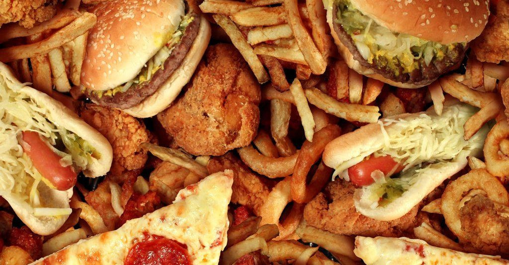 makanan yang menyebabkan jerawat