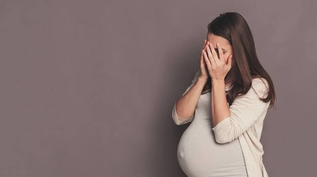 Prevalensi dan Faktor-Faktor yang Terkait dengan Gejala Depresi Antenatal pada Setiap Trimester