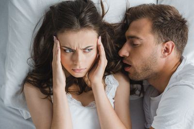 Sering Tidur Ngorok? Lakukan Cara Ini