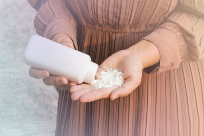 Waspada, Penggunaan Bedak di Vagina Bisa Bikin Iritasi