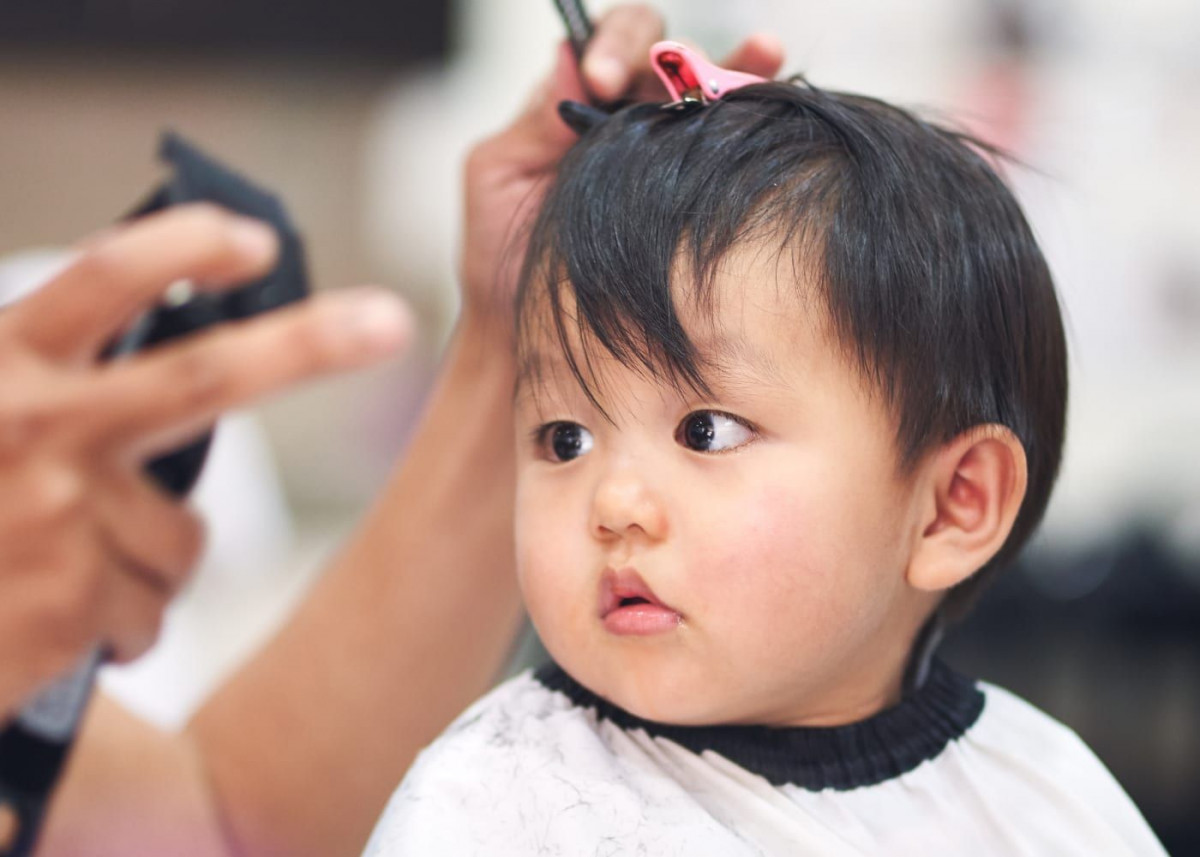 Rambut Bayi Bisa Tebal Jika Dicukur, Mitos atau Fakta?