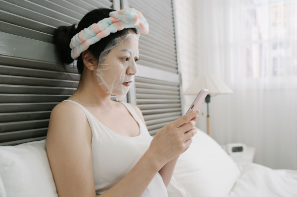 Durasi dan Aturan yang Benar Saat Pakai Masker Wajah