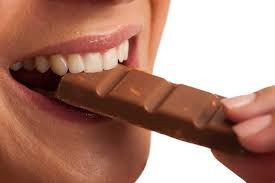 Apakah Mengonsumsi Cokelat Aman Bagi Penderita Asam Lambung?