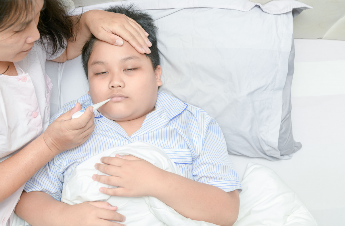 Anak Demam Pasca Imunisasi? Lakukan Empat Langkah Ini