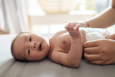 Penyebab Timbulnya Darah Pada Feses si Kecil