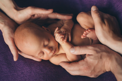 Bayi Lebih Besar Berisiko Alami Distosia Bahu Saat Lahir