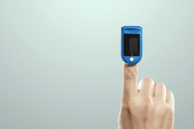 Saturasi Oksigen Turun? Lakukan Teknik Proning Saat Isoman