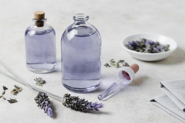 Minyak lavender.