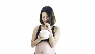 4 Alasan Mengapa Air Kelapa Baik untuk Ibu Hamil