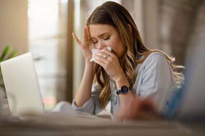 Tak Hanya Pilek dan Flu, Ini Penyebab Bersin-Bersin