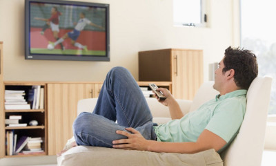 Menonton TV dalam Waktu Lama Meningkatkan Risiko Pembekuan Darah