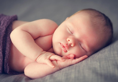 Berisiko SIDS, Ini Posisi Tidur Bayi yang Tidak Disarankan