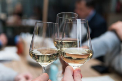 5 Manfaat Konsumsi Wine dalam Jumlah Sedang Bagi Kesehatan