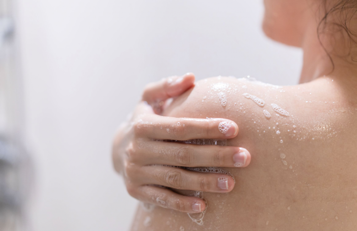 Manfaat Mandi Air Hangat bagi Orang Demam | Yesdok.com