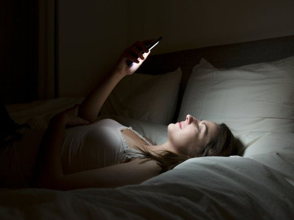 main smartphone sebelum tidur