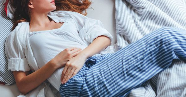 sakit perut sebelah kanan atas dekat tulang rusuk seperti ditusuk 16