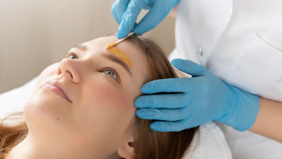 Ingin Melakukan Waxing untuk Rambut Wajah? Ini Keuntungan dan Kerugiannya