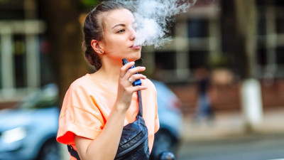 Studi: Penggunaan Rokok Elektrik Tingkatkan Risiko Stroke